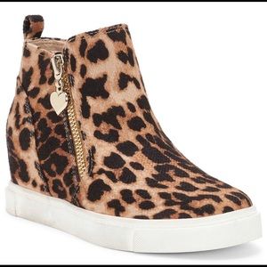 Girls Vince Camuto Hendia Leopard Wedge size 3
